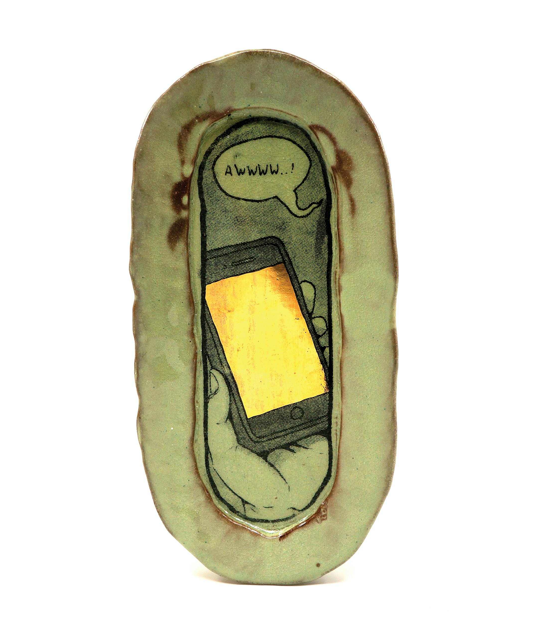 Ian Petrie Luster Cell Phone Hotdog Plate