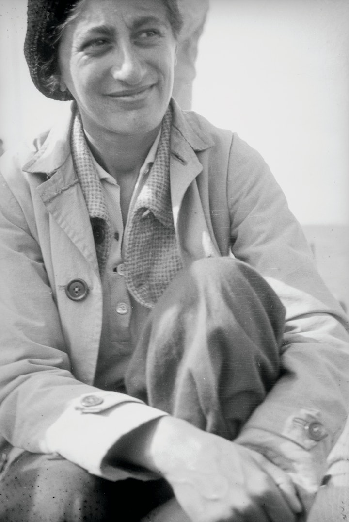 Grayscale portrait of Anni Albers