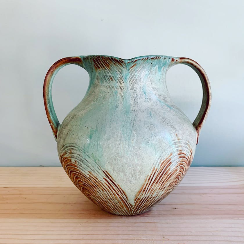 Double handle vase by Osa Atoe